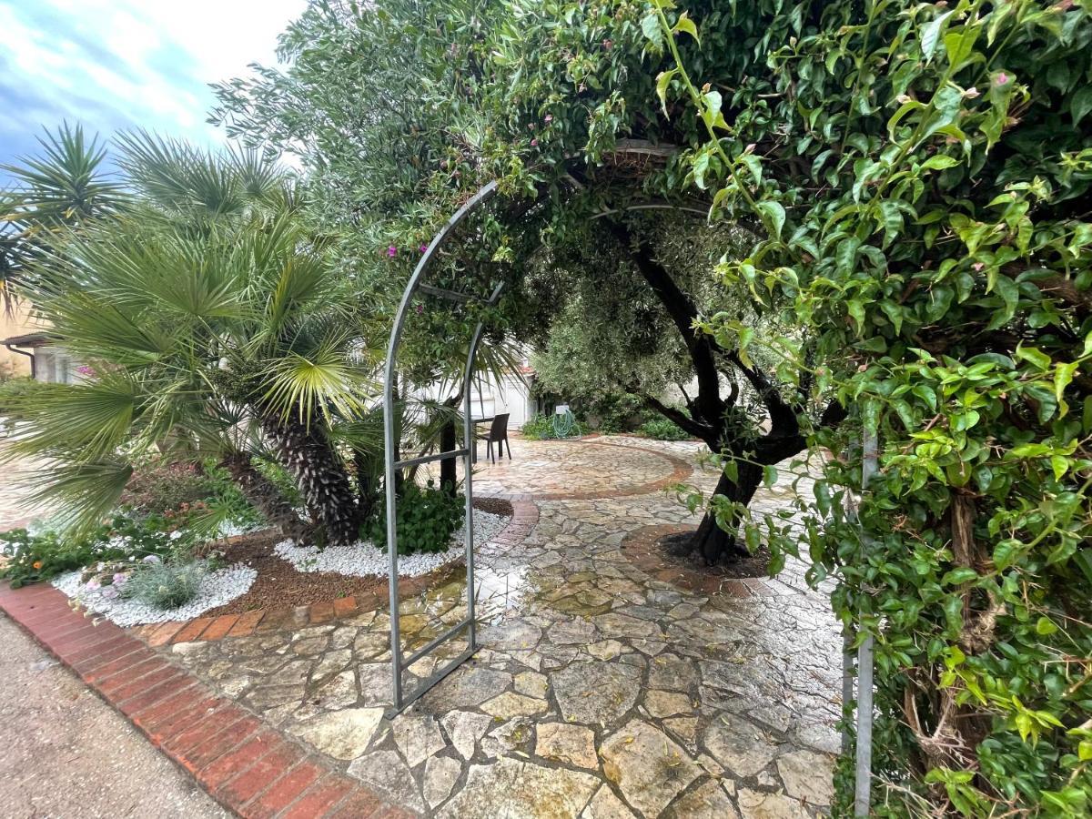 Villa Paonessa Lido Di Fondi Luaran gambar