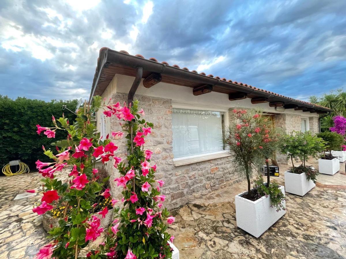 Villa Paonessa Lido Di Fondi Luaran gambar